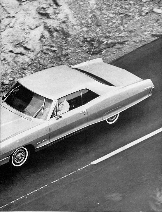 photo, 1965 Pontiac Grand Prix (right portion)